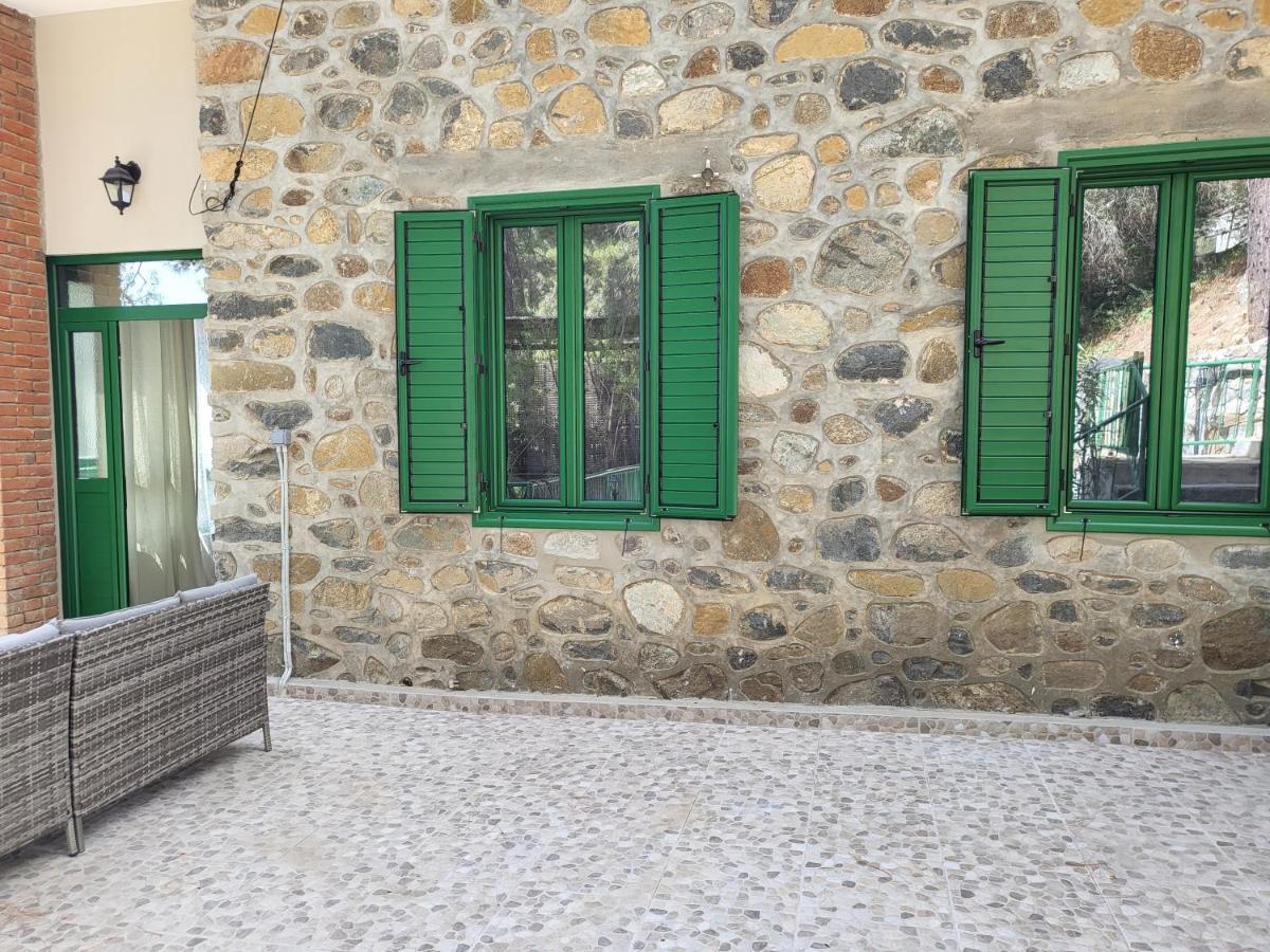 Theplatres.Nest Villa Bagian luar foto
